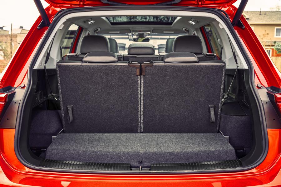 Багажник Volkswagen Tiguan SEL 2017 года  (NA) (фото 21 из 40)